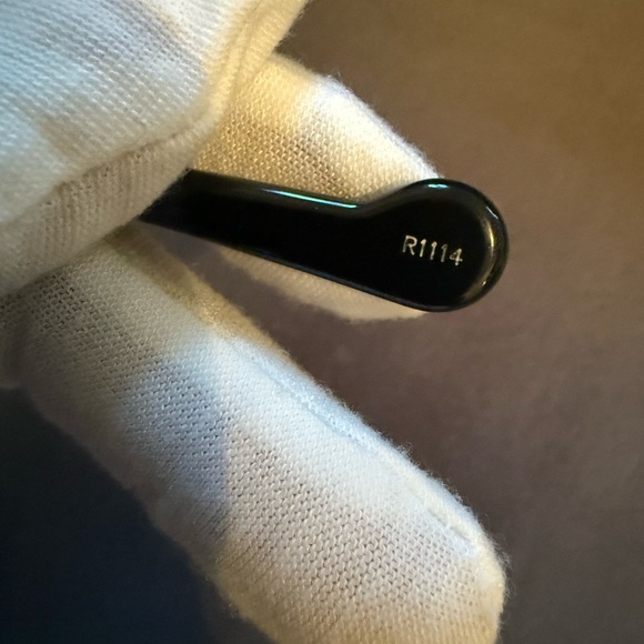 🕶️Louis Vuitton Black Sunglasses in great condition full inclusion 🕶️ - Picture 13 of 17